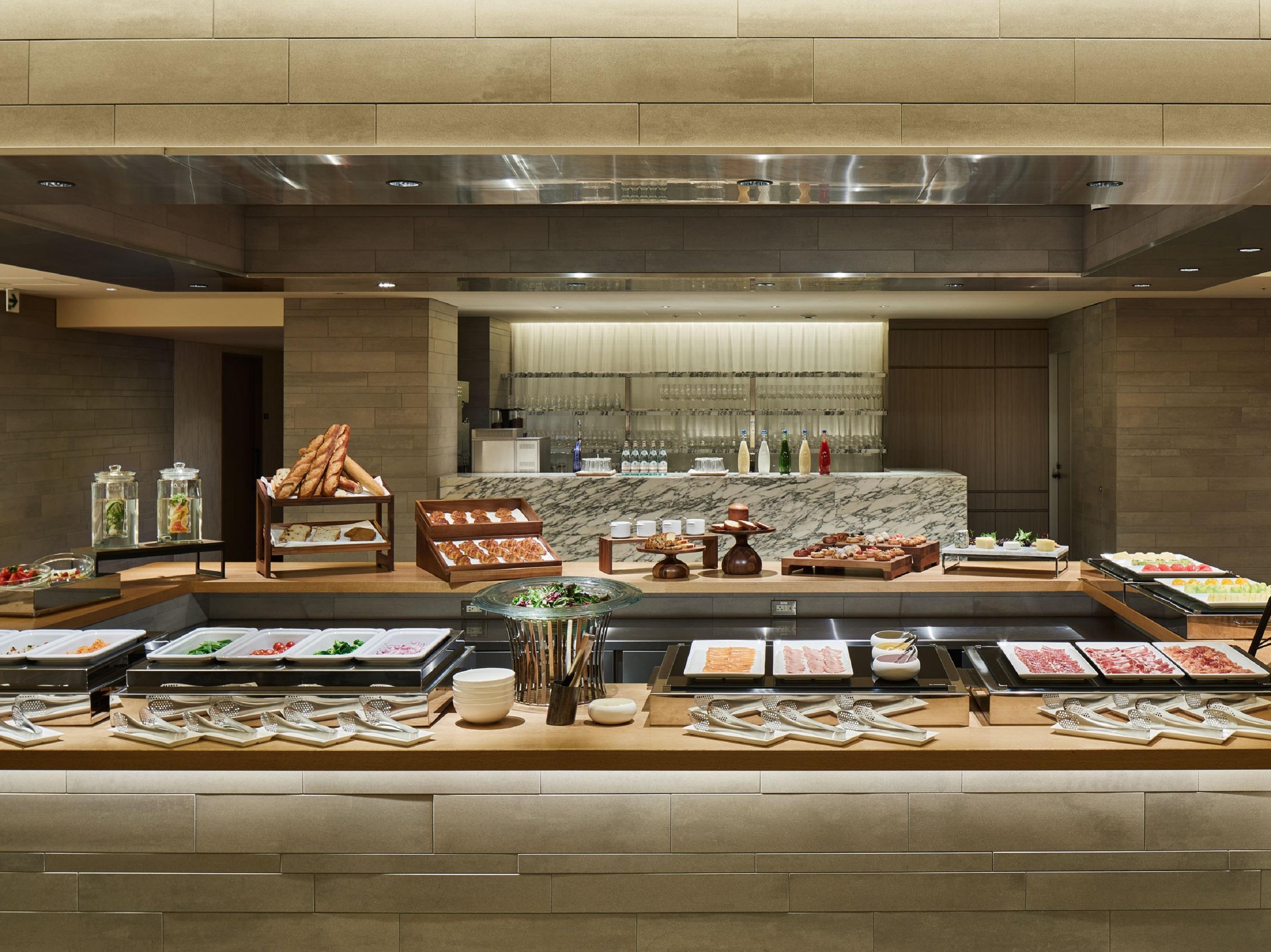 The Thousand Кіото Екстер'єр фото A buffet at a hotel