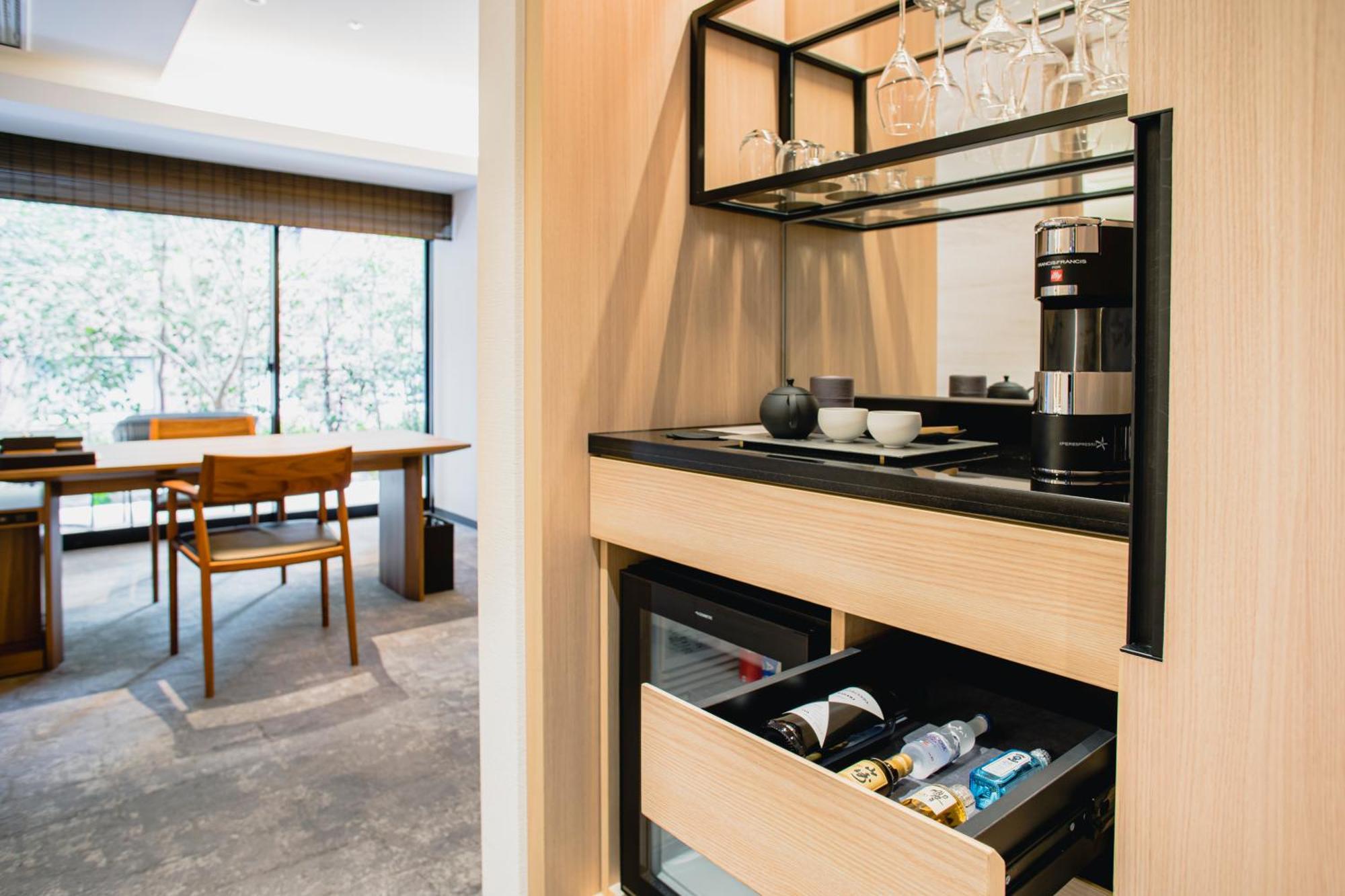 The Thousand Кіото Екстер'єр фото A wet bar in a hotel
